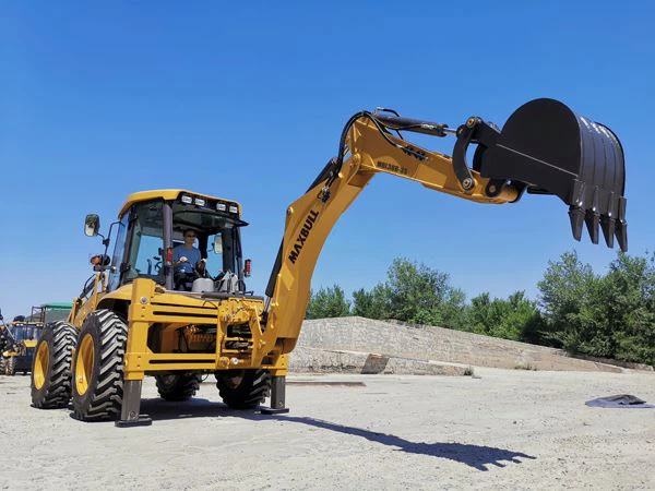 4WD TRACTOR BACKHOE LOADER